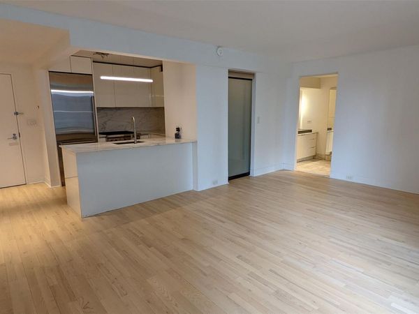 322 W 57 Street , Unit 54Q, New York (Manhattan), NY 10019