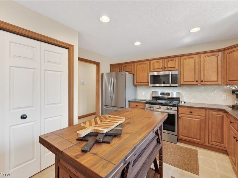 5503 Pheasants Walk Drive, North Olmsted, OH 44070 Photo 11