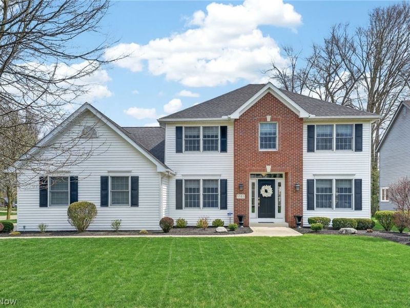 5503 Pheasants Walk Drive, North Olmsted, OH 44070 Photo 2