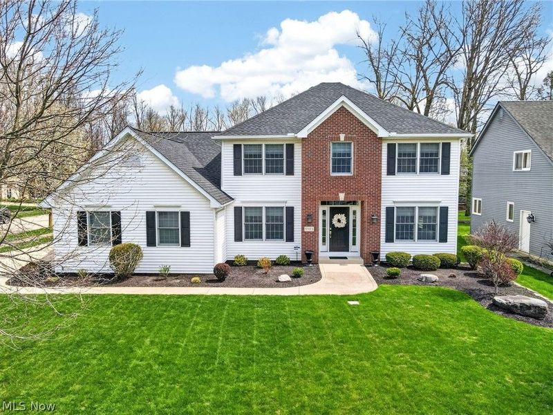 5503 Pheasants Walk Drive, North Olmsted, OH 44070 Photo 3