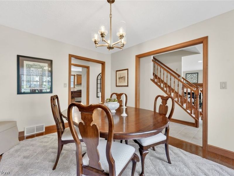 5503 Pheasants Walk Drive, North Olmsted, OH 44070 Photo 6