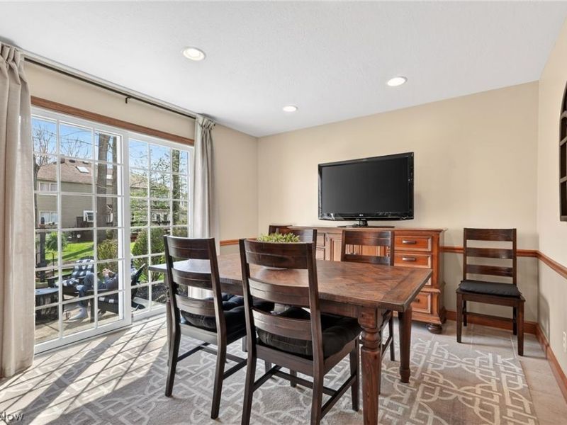 5503 Pheasants Walk Drive, North Olmsted, OH 44070 Photo 9