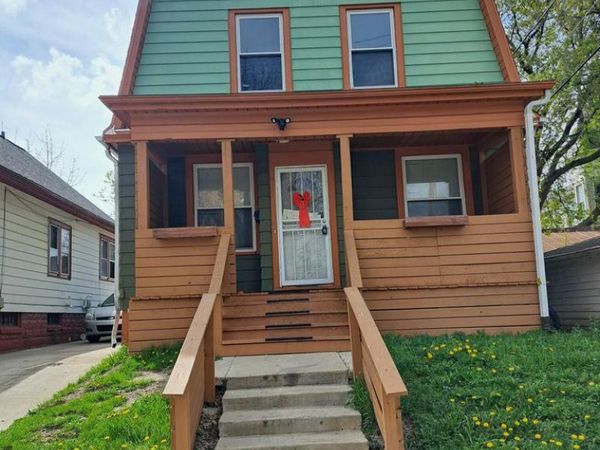 911 N 37th STREET, Milwaukee, WI 53208