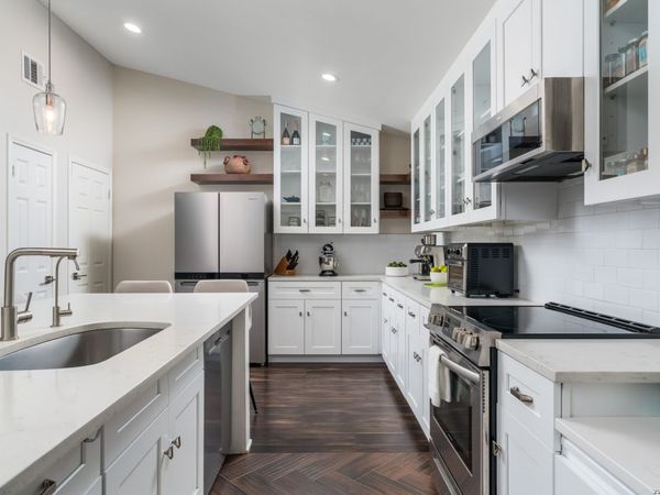 16930 Summer Creek Dr, San Antonio, TX 78248