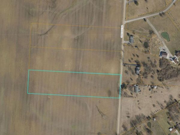 8 Graessle Tract 8 Road, London, OH 43140