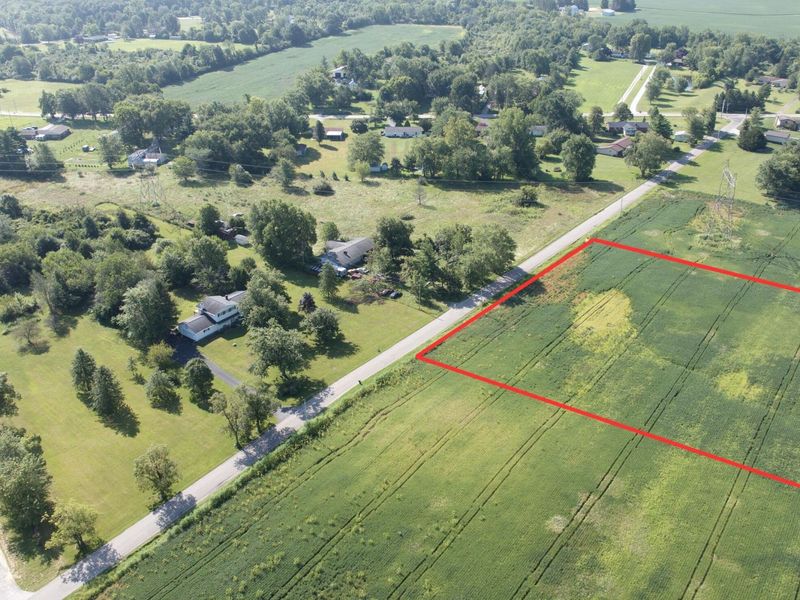 8 Graessle Tract 8 Road , London, OH 43140 Photo 3