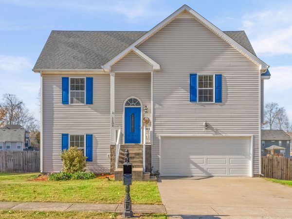 1132 Meachem Dr , Clarksville, TN 37042