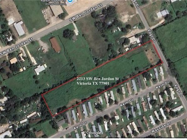 2213 Vogt Drive , Victoria, TX 77901