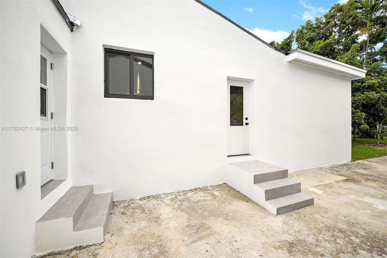 1854 SW 17th St, Miami, FL 33145 Photo
