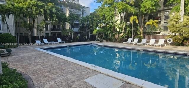 6884 N Kendall Dr, Unit C404, Pinecrest, FL 33156 Photo