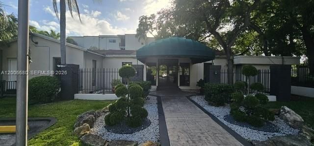 6884 N Kendall Dr, Unit C404, Pinecrest, FL 33156 Photo