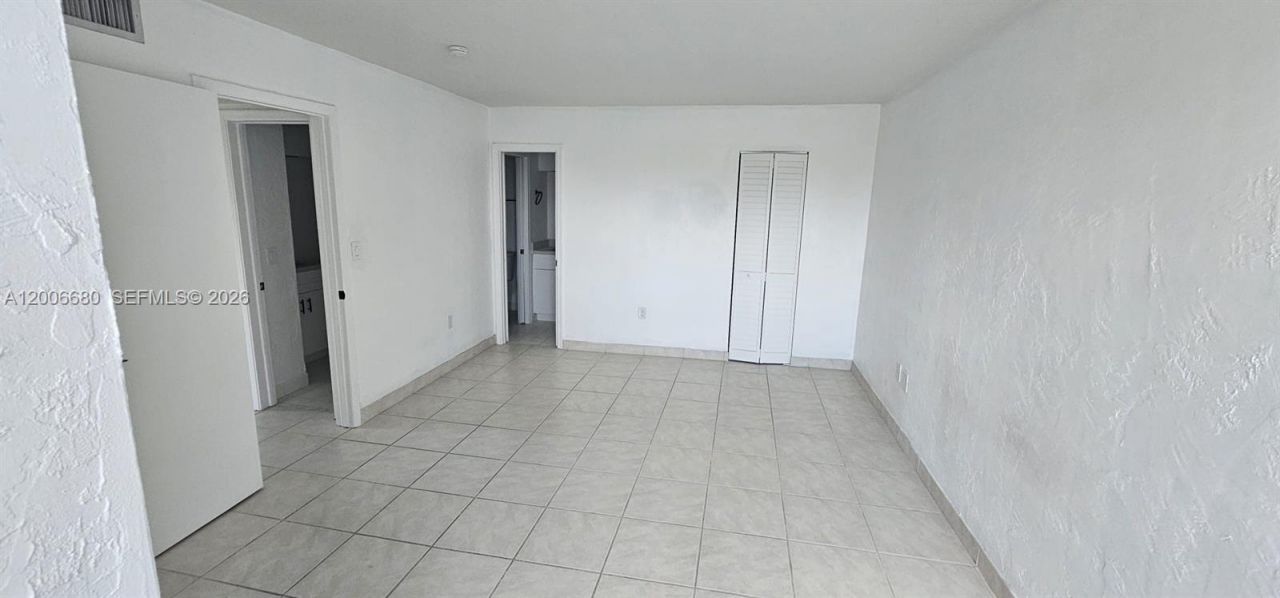 6884 N Kendall Dr, Unit C404, Pinecrest, FL 33156 Photo