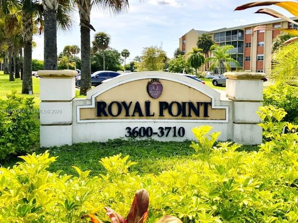 3700 NW 21st St , Unit 109, Lauderdale Lakes, FL 33311