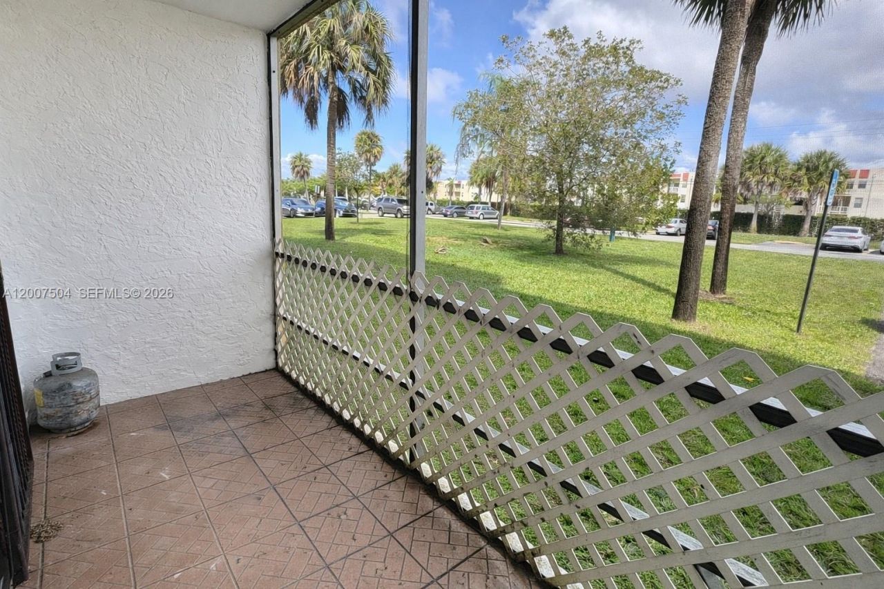 3700 NW 21st St, Unit 109, Lauderdale Lakes, FL 33311 Photo