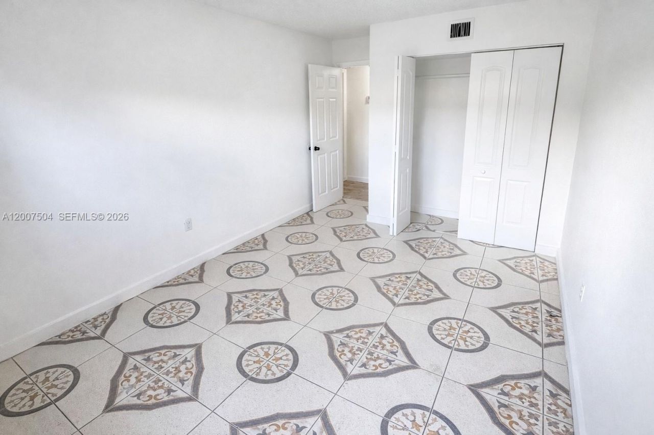 3700 NW 21st St, Unit 109, Lauderdale Lakes, FL 33311 Photo