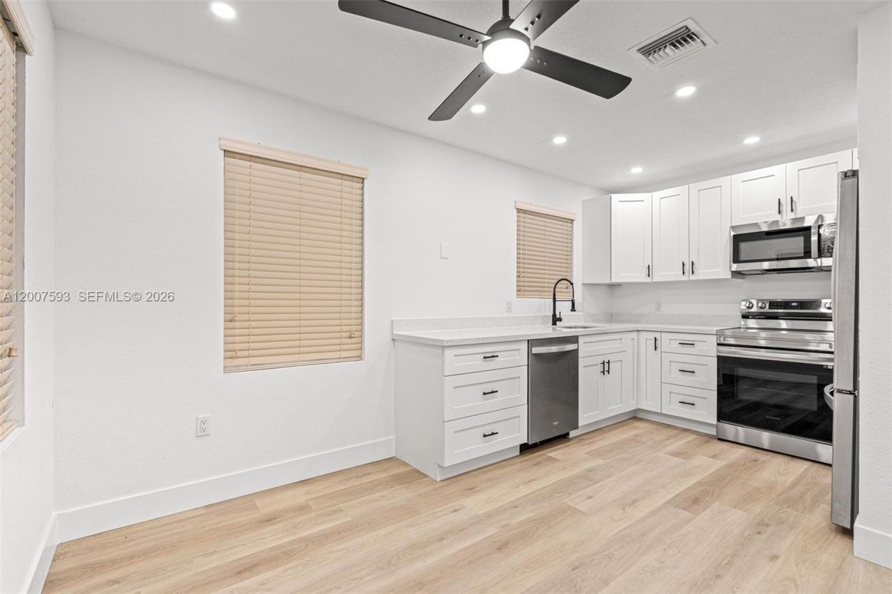 12245 SW 201st Ter, Miami, FL 33177 Photo