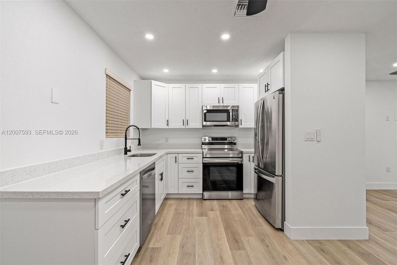 12245 SW 201st Ter, Miami, FL 33177 Photo