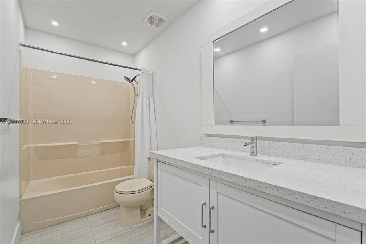 12245 SW 201st Ter, Miami, FL 33177 Photo