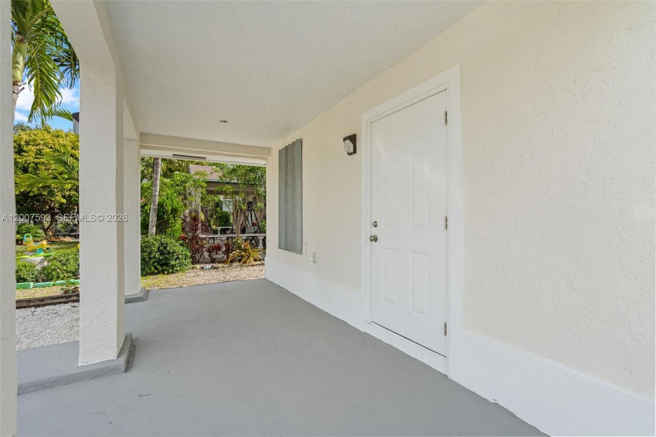 12245 SW 201st Ter, Miami, FL 33177 Photo
