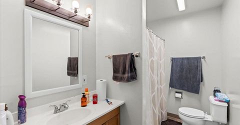 180 E J St, Oakdale, CA 95361 Photo