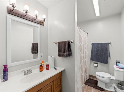 180 E J St, Oakdale, CA 95361 Photo