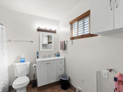 180 E J St, Oakdale, CA 95361 Photo