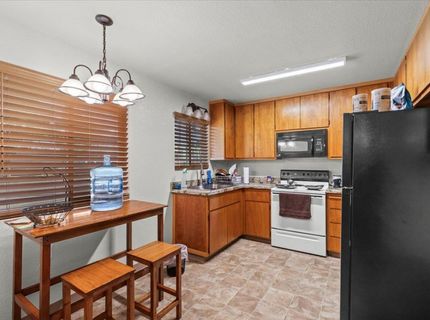 180 E J St, Oakdale, CA 95361 Photo