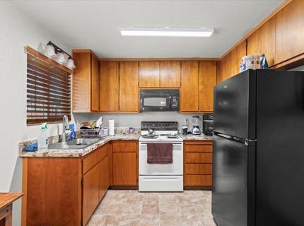 180 E J St, Oakdale, CA 95361 Photo