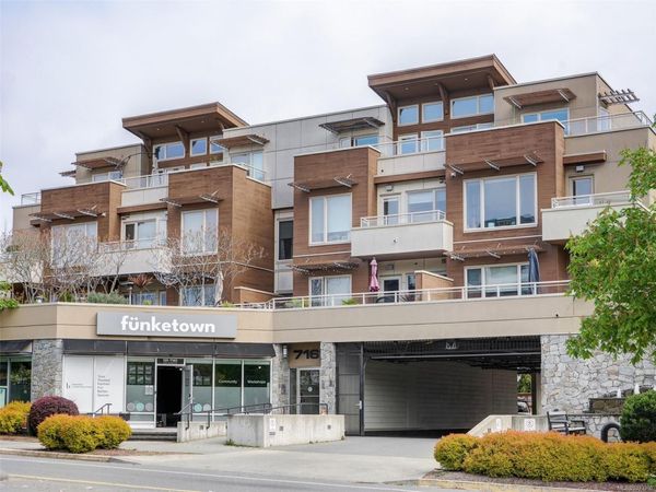 7161 West Saanich Rd, Unit 401, Central Saanich, BC V8M 1P7