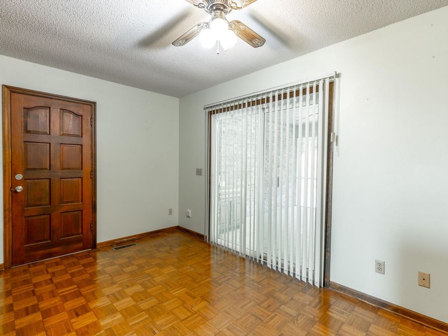 Property Image 136