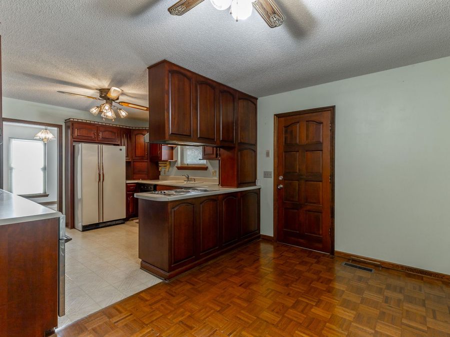 Property Image 140