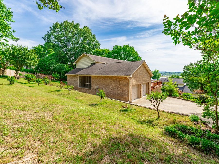 Property Image 100
