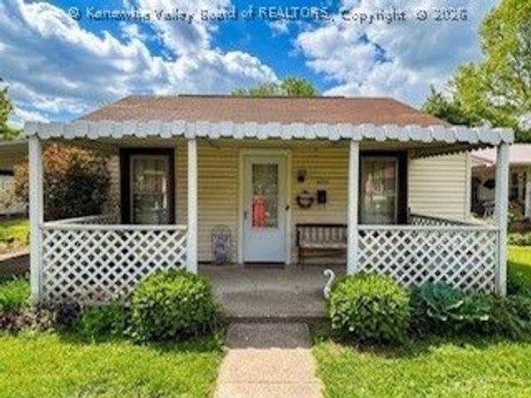 5223 Raven Drive, Charleston, WV 25306