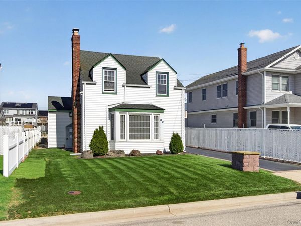 69 Forest Avenue , Massapequa, NY 11758