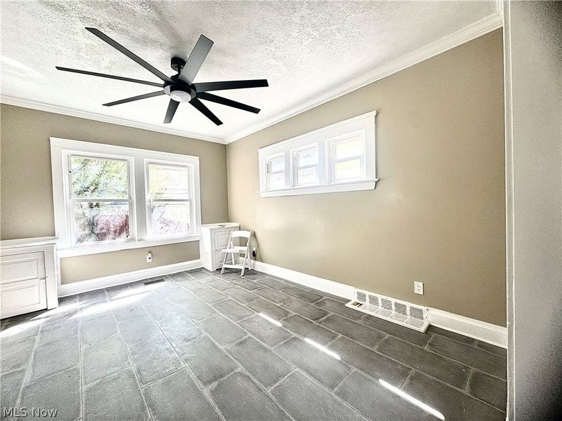 9606 Parmelee Avenue, Cleveland, OH 44108 Photo 12