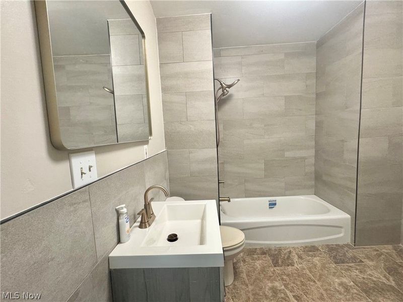 9606 Parmelee Avenue, Cleveland, OH 44108 Photo 19