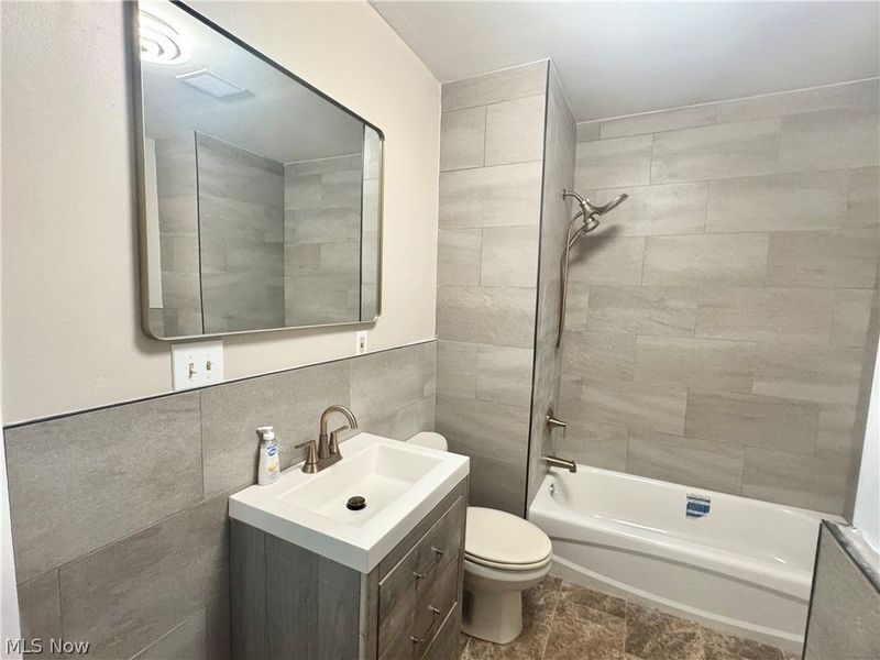 9606 Parmelee Avenue, Cleveland, OH 44108 Photo 20