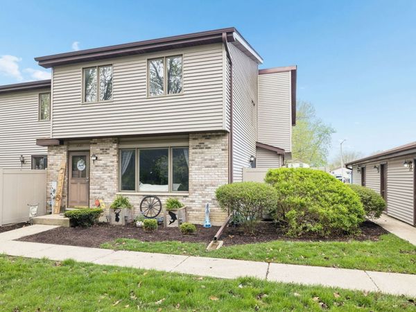 1022 Schoolgate Road , Unit 3, New Lenox, IL 60451