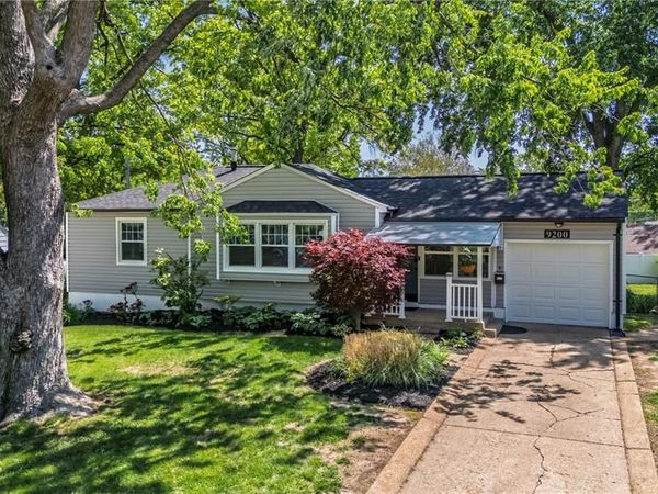 9200 Hallock Drive, St Louis, MO 63123
