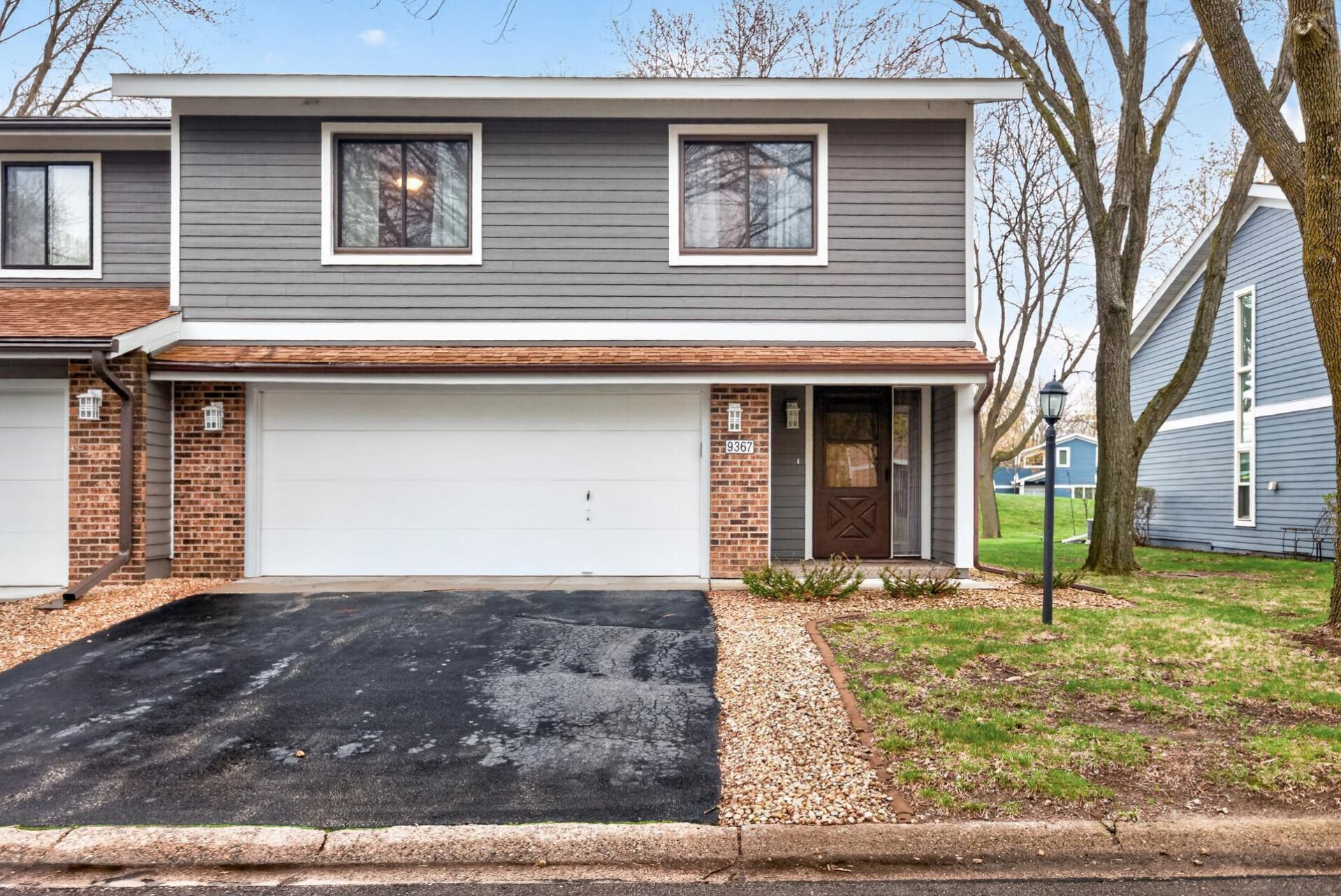 9367 Nesbitt Road , Bloomington, MN 55437