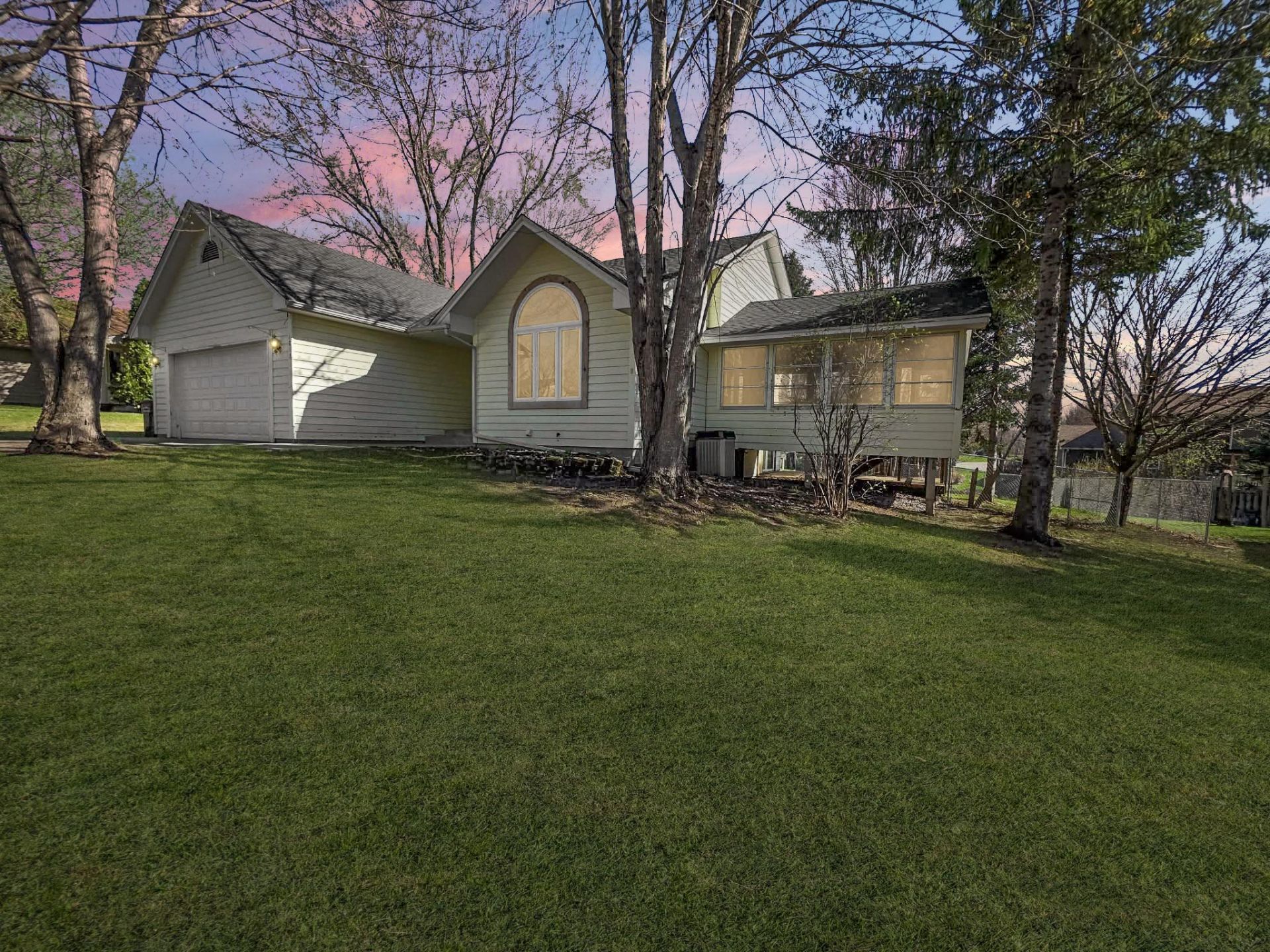 1013 Maplewood Drive , Delano, MN 55328