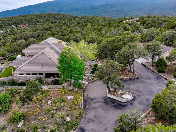 40 Calyx Lane , Cedar Crest, NM 87008