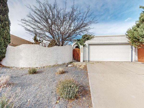 5531 Compadre Court NE, Albuquerque, NM 87111
