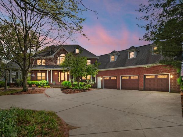 8290 Dustin Road, Galena, OH 43021