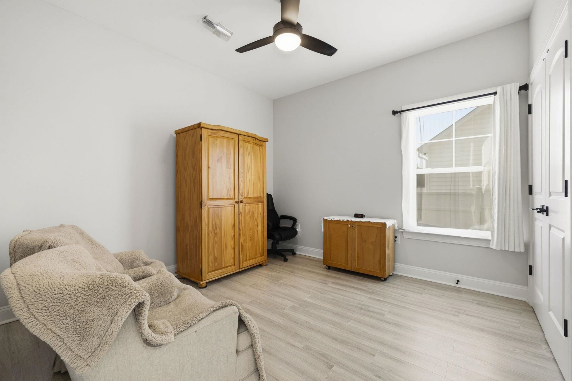 330 Canyon Dr.  Photo 17