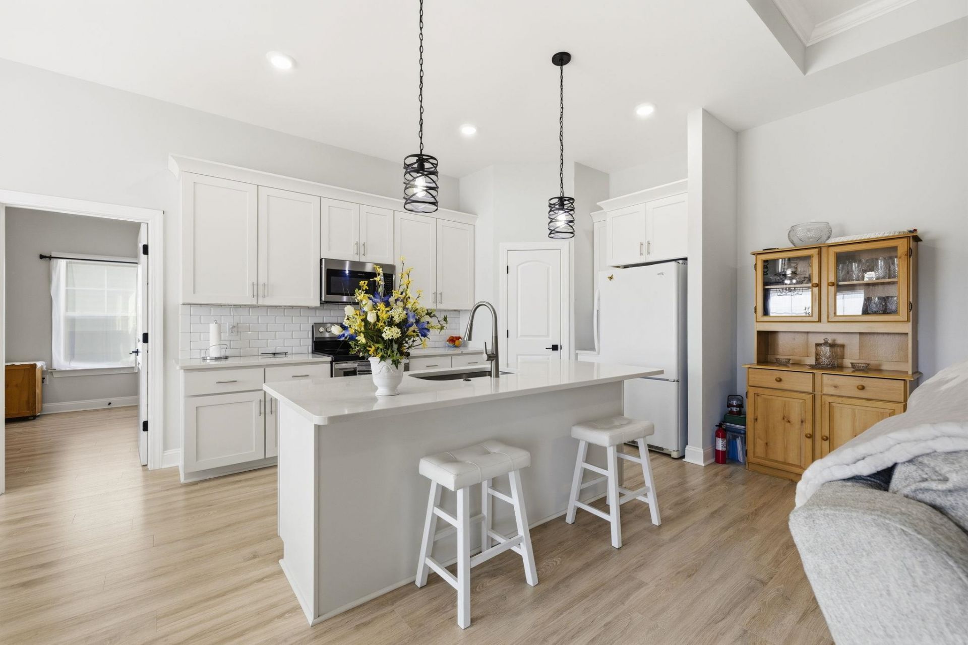 330 Canyon Dr.  Photo 4