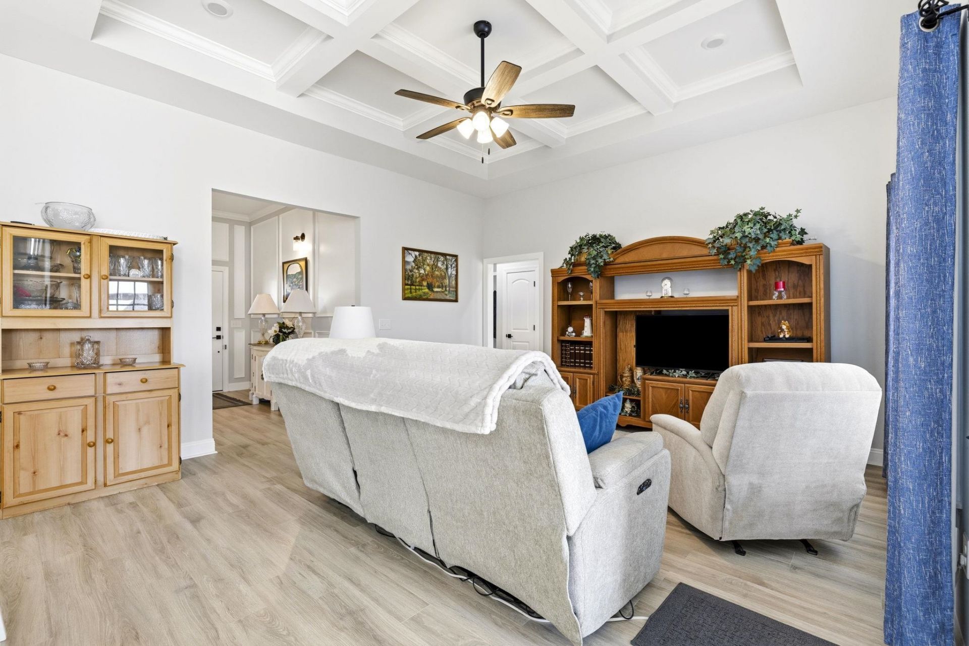 330 Canyon Dr.  Photo 9