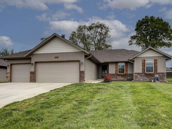 111 E Seminole Street, Strafford, MO 65757