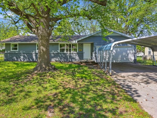 1459 S Luster Avenue, Springfield, MO 65804