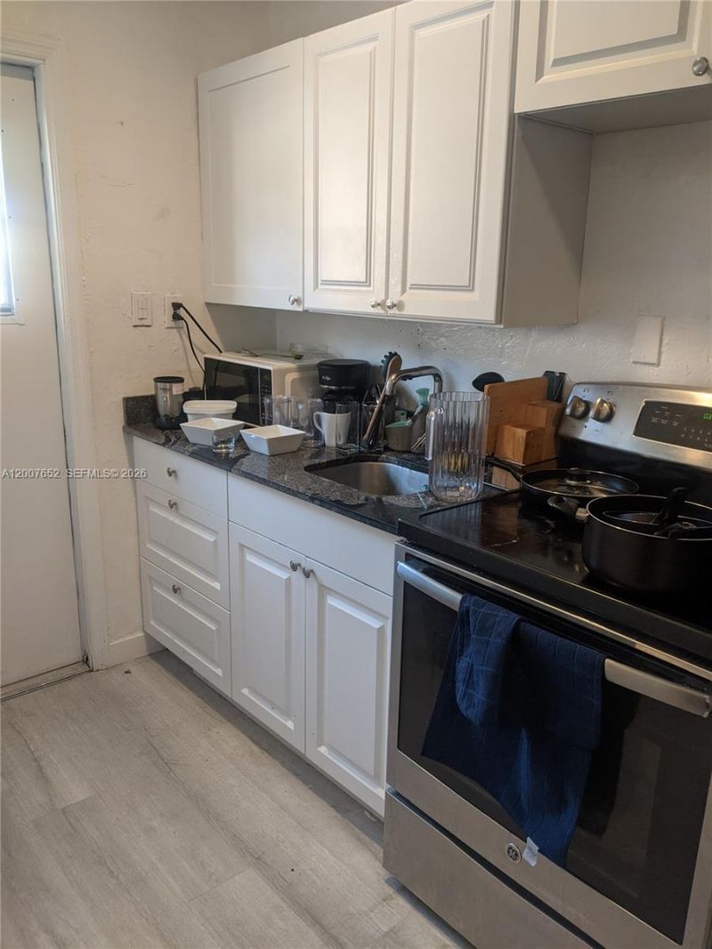 7741 Hawthorne Ave, Unit 7741, Miami Beach, FL 33141 Photo